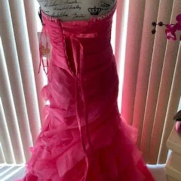 *Markdown* Stunning Hot Pink Organza Strapless Formal Evening Gown Size 8 - Picture 6 of 8